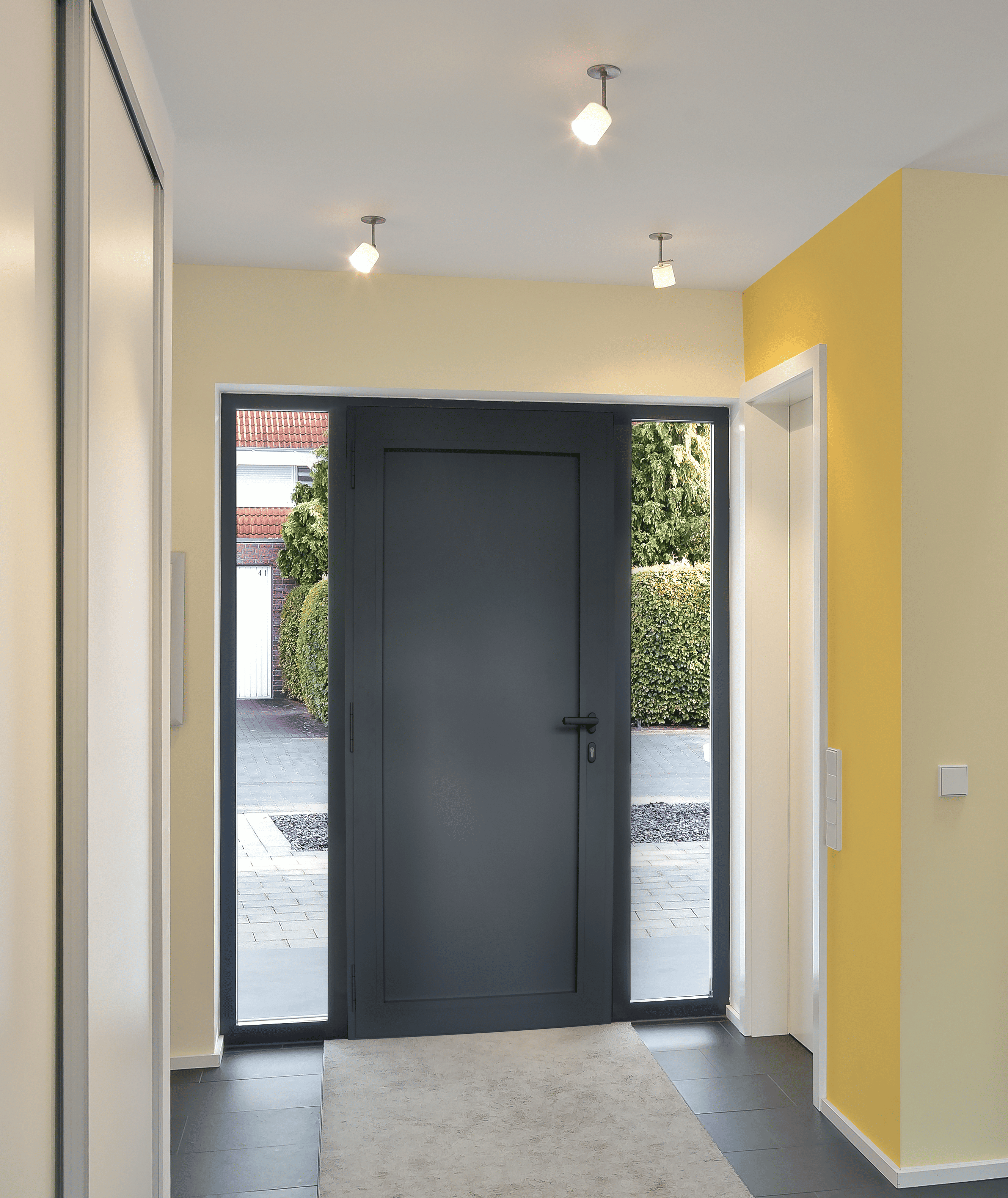 aluminium-haustür-innenansicht-seitenteile