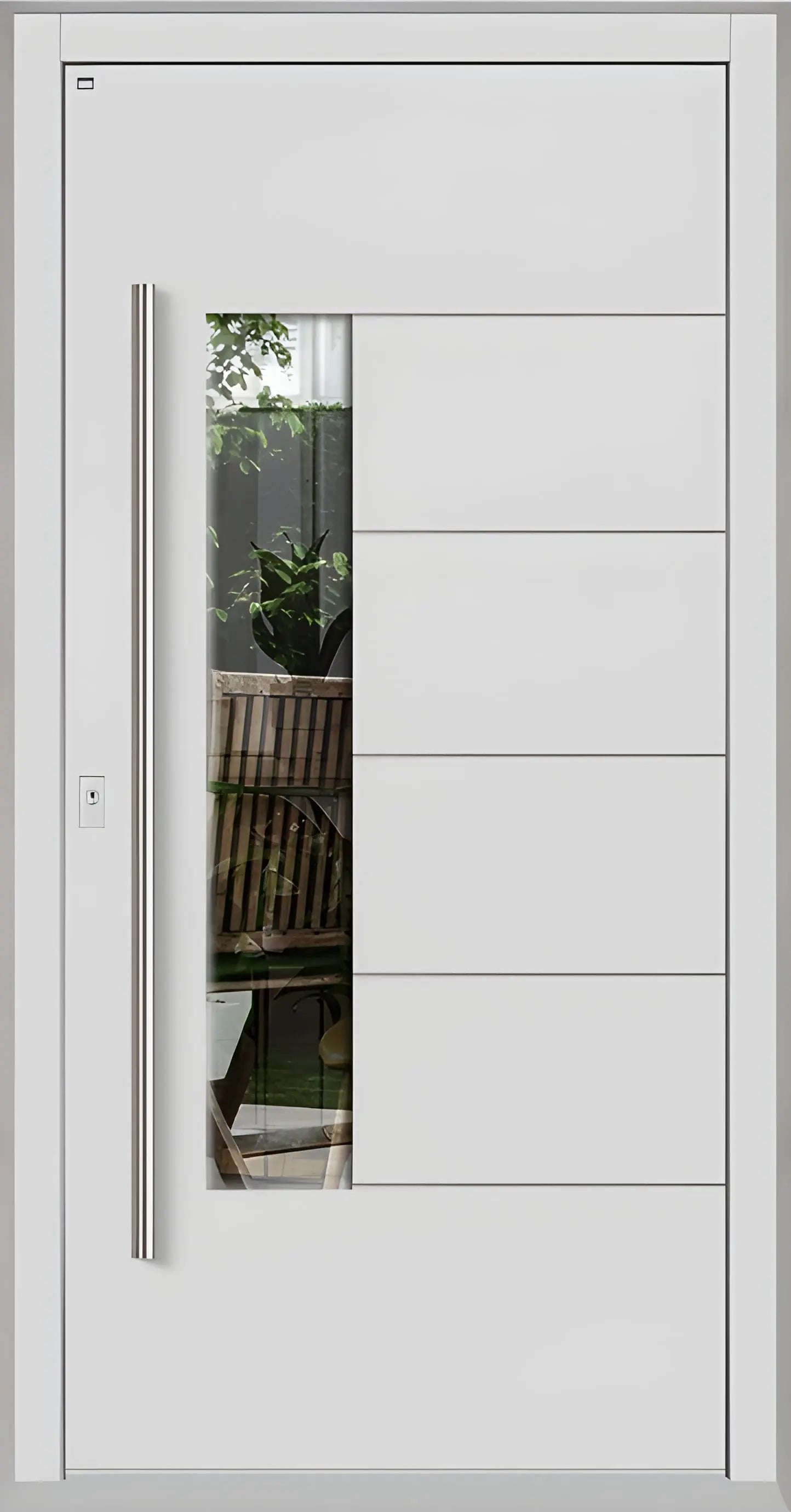 Moderne Holzhaustür in Lichtgrau mit Lichtausschnitt zum Griff versetzt und fünf Nuten als Dreh Links