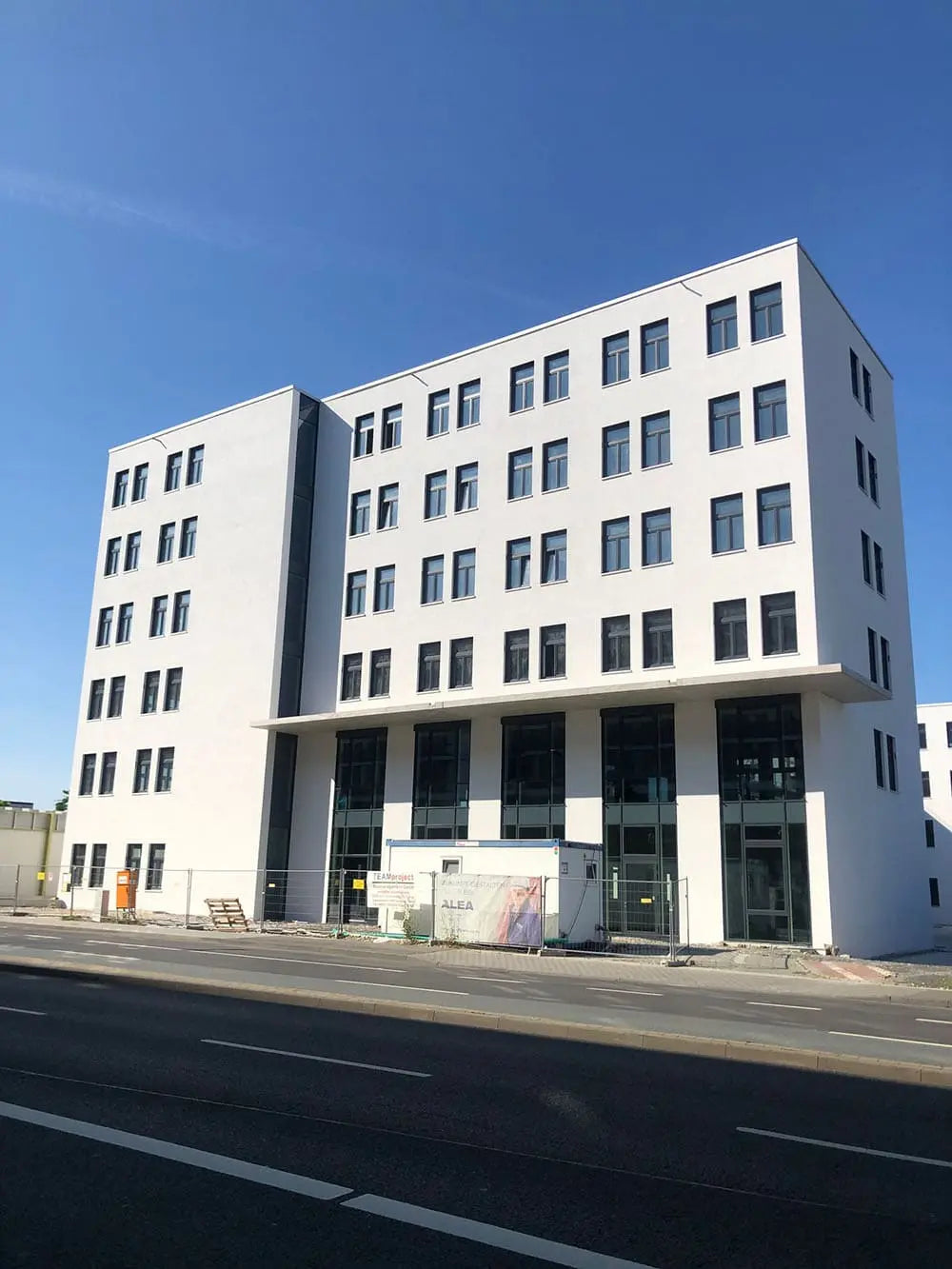 Haustür im Sozialamt der Stadt Wiesbaden